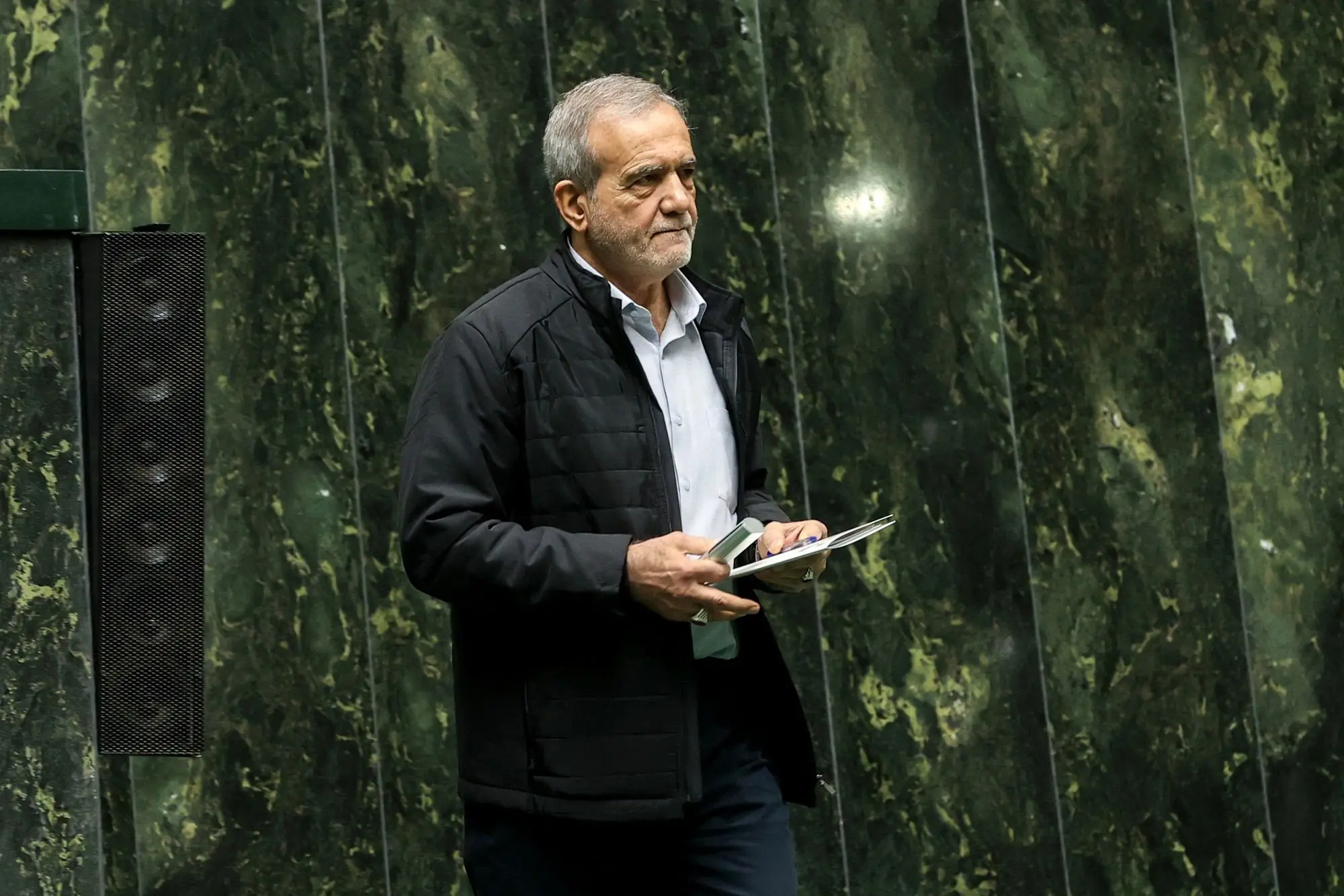 رئیس‌جمهور به مجلس می‌رود
