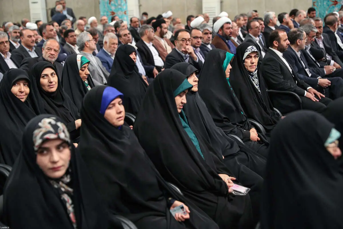 تصاویر؛ متن و حاشیه دیدار نمایندگان مجلس با رهبر انقلاب