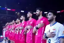 ملی‌پوشان والیبال ایران با مچ بند مشکی مقابل آمریکا