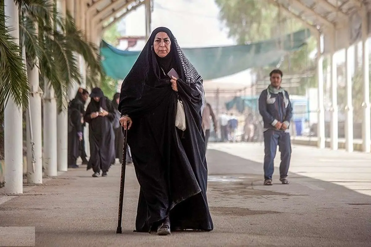 تصاویر؛ زائران اربعین با ویلچر و کالسکه در مرز خسروی