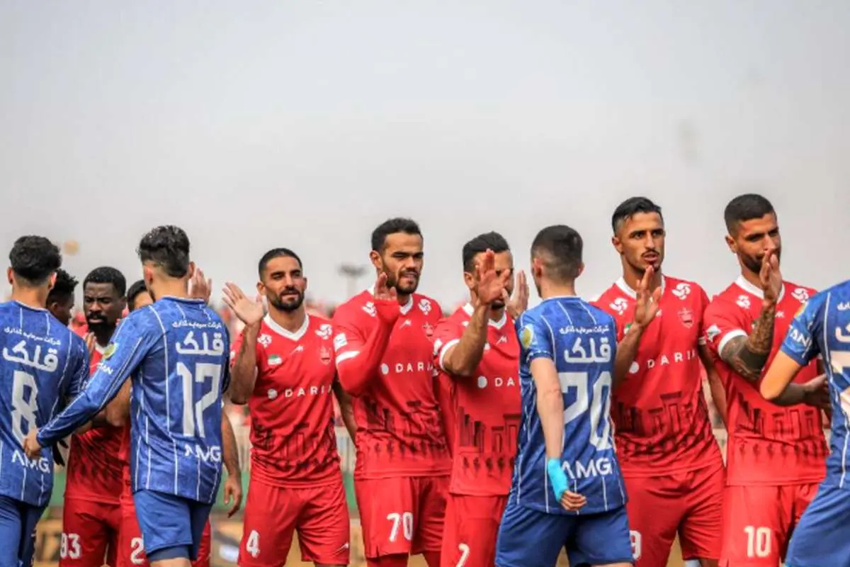 نیمه اول دربی روی کاکل ۴ بازیکن!