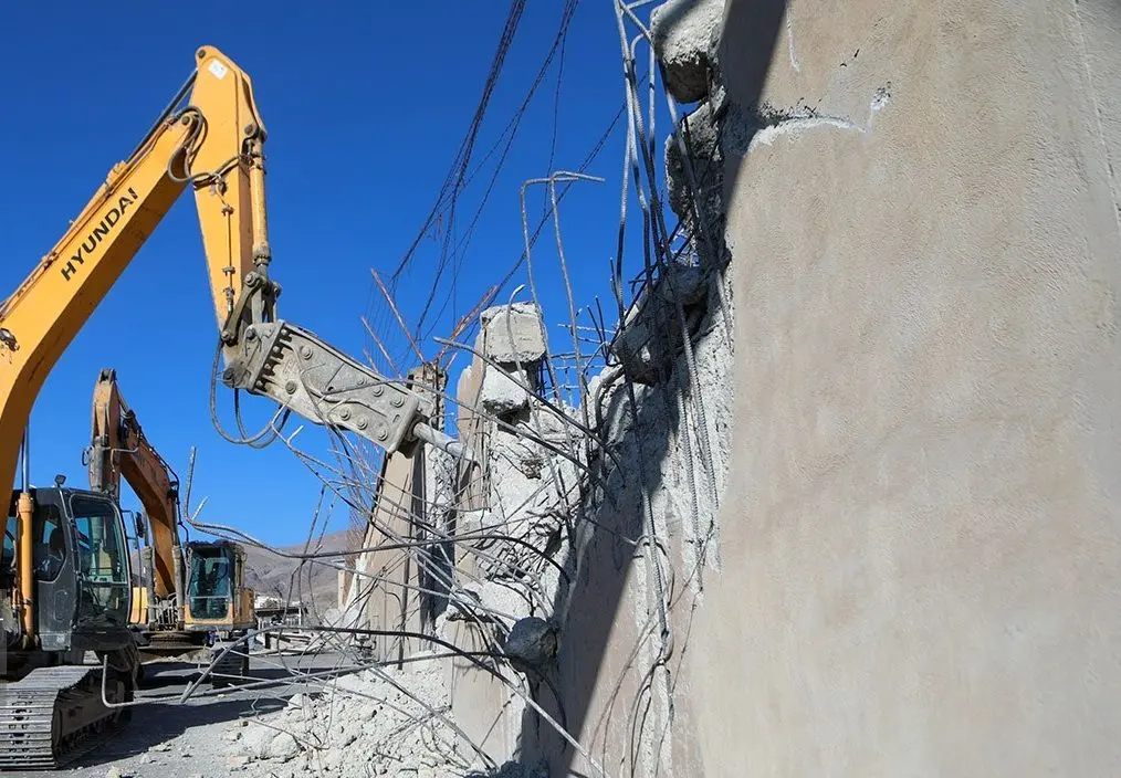 تصاویر؛ تخریب دیوار زندان رجایی‌شهر