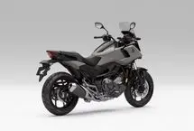 هوندا NC750X ۲۰۲۶ با فیس‌لیفت و رنگ خاکستری مات، در راه است