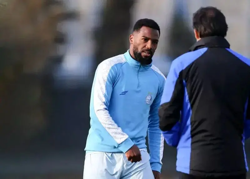 نازون بعد از دربی در تمرین استقلال