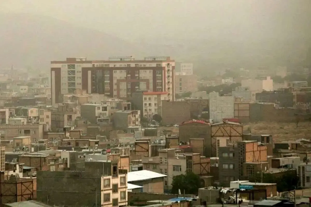 باد شدید و گردوخاک در راه 23 استان کشور
