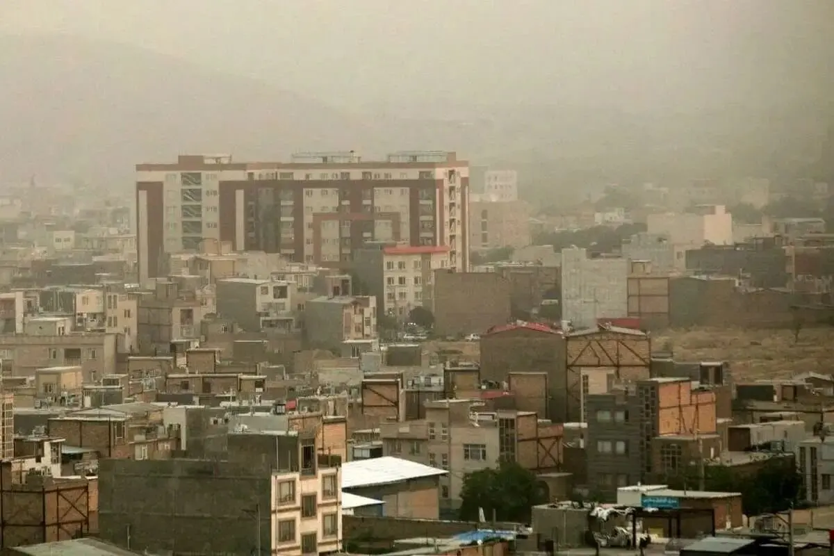 باد شدید و گردوخاک در راه ۲۳ استان کشور