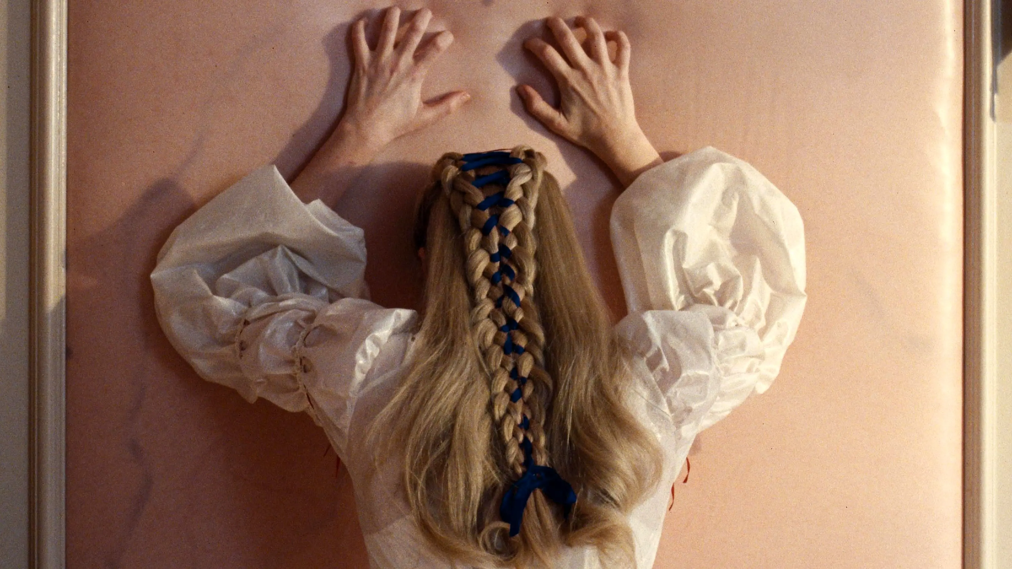 نقد و بررسی فیلم «بلندی‌های بادگیر»