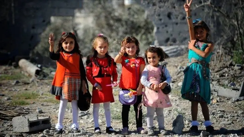 لبخندهای کودکان غزه پس از دو سال جنگ و ویرانی