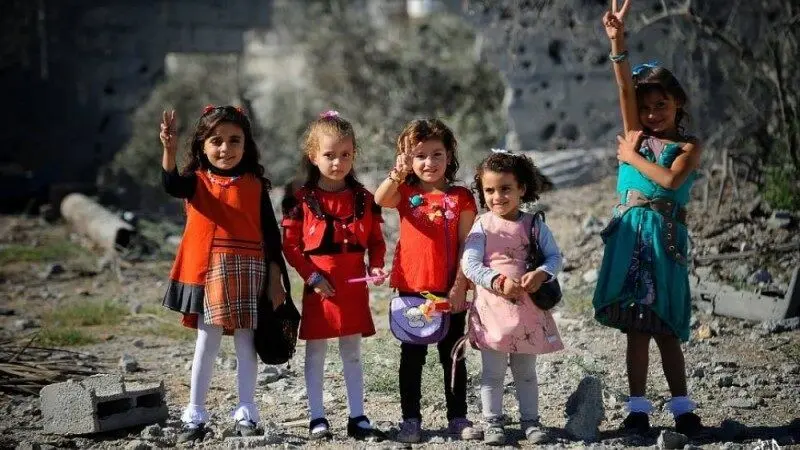 لبخندهای کودکان غزه پس از دو سال جنگ و ویرانی