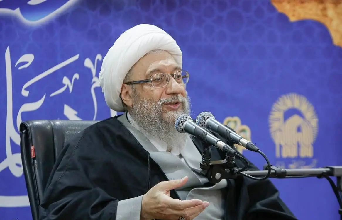 رئیس مجمع تشخیص مصلحت نظام: انتقاد و مطالبه‌گری حق ملت است، اما نباید به دشمن چراغ سبز داد