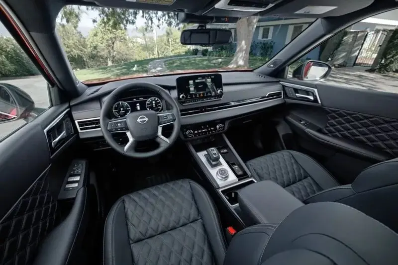 نیسان روگ پلاگین هیبریدی