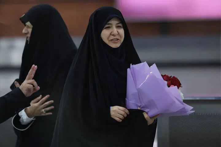  دلیل اخراج نیلوفر شادمهری از فرانسه از زبان خود او