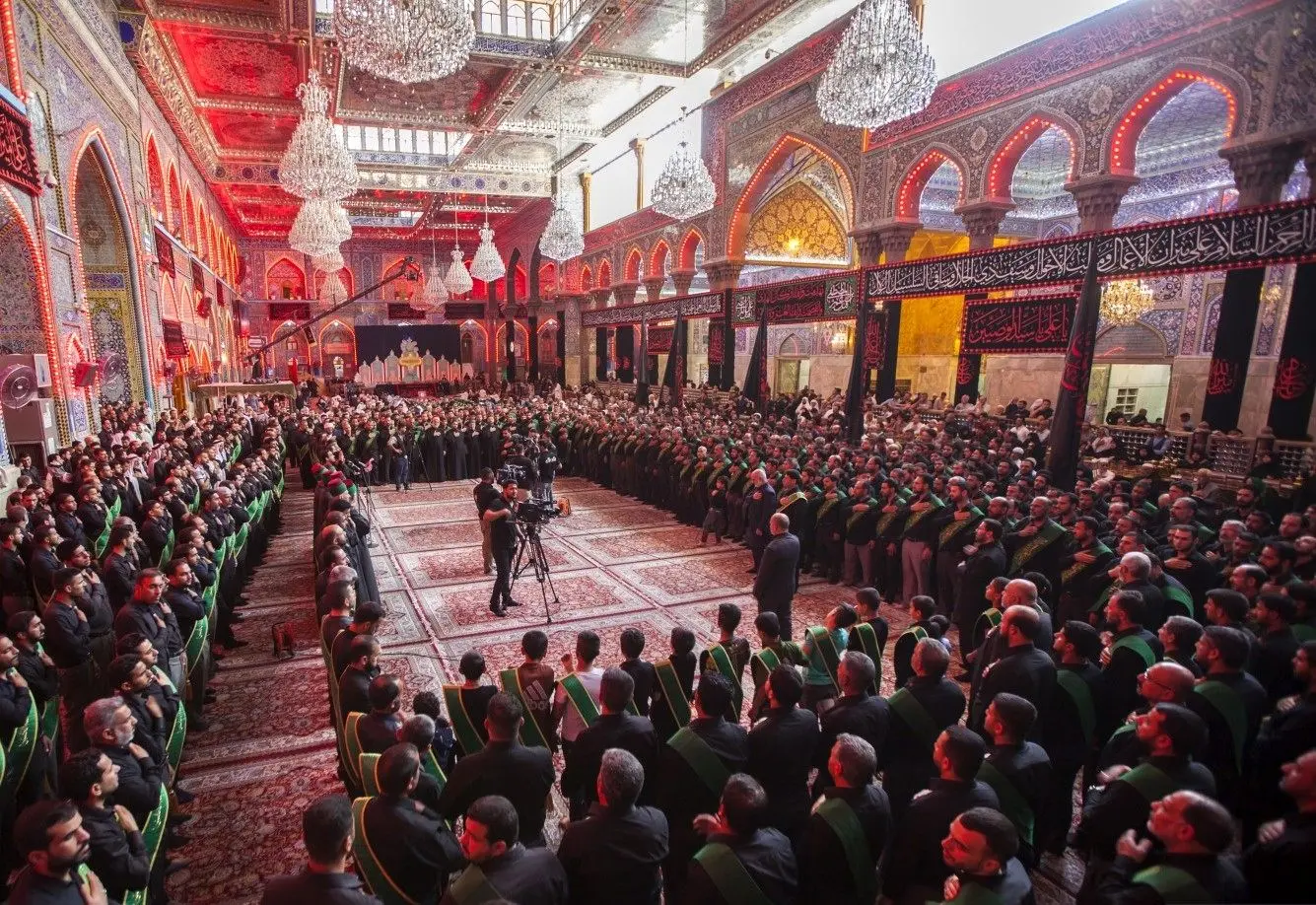 انتقاد تند روزنامه اصولگرا از مداحان: آقایان الگوسازی خطرناک نکنید