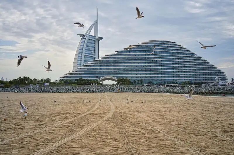 دبی ۶