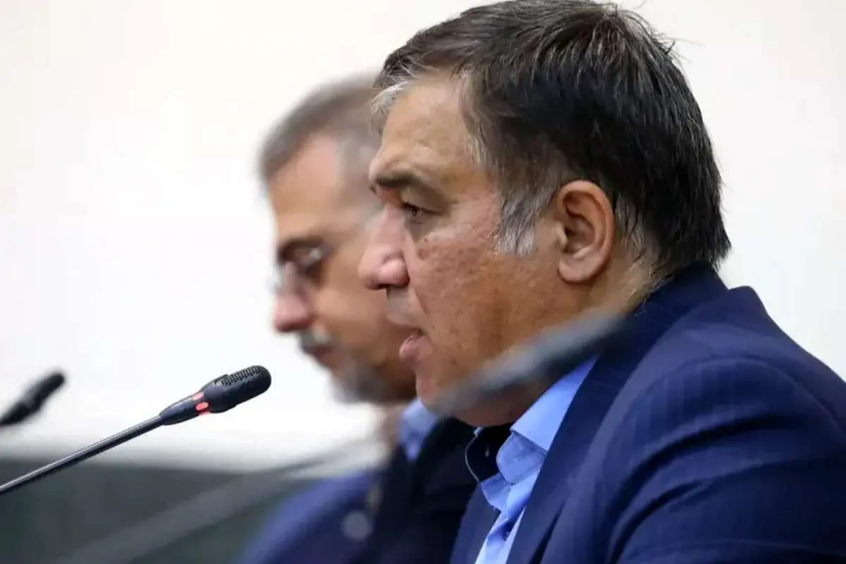 انتقاد تاجرنیا به هواداران معترض در مقابل باشگاه