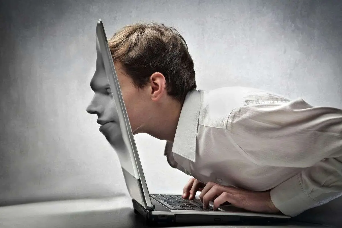 منِ مجازی؛ هویت دیجیتال ایرانی و فاصله با واقعیت