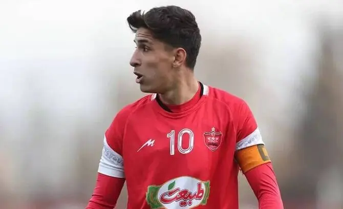 پدیده ۱۹ ساله روی نیمکت پرسپولیس مقابل خیبر