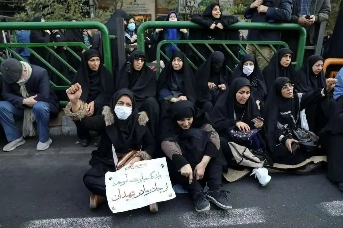 به بهانه تجمع اخیر مدافعان حجاب؛ شکاف‌ها را عمیق‌تر از اینکه هست نکنیم
