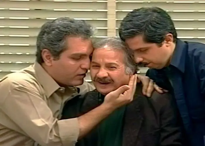 کنایه به مهران مدیری و سیامک انصاری در تشییع پیردوست
