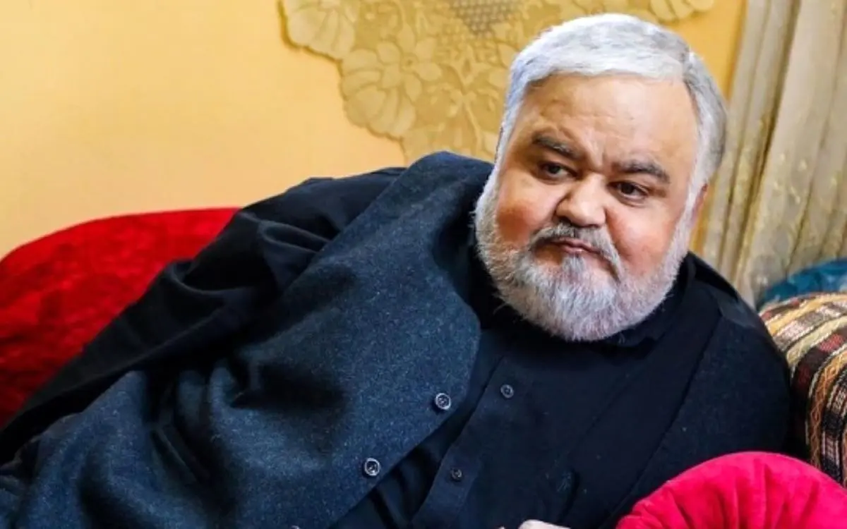 ماجرای ازدواج اکبر عبدی و همسرش در برنامه جوکر 