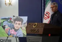 عکس کودک مفقود شده مینابی در نشست خبری بقائی
