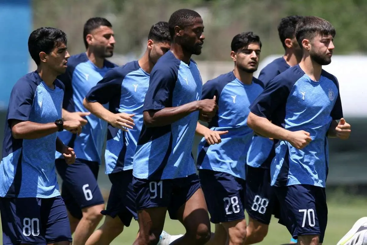 بازی استقلال با شمشیر دو لبه