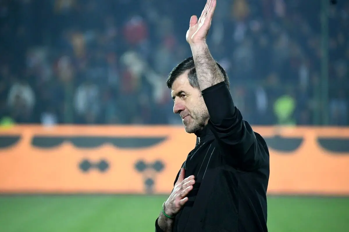 تصویر؛ حمایت ستاره سابق استقلال از کریم باقری