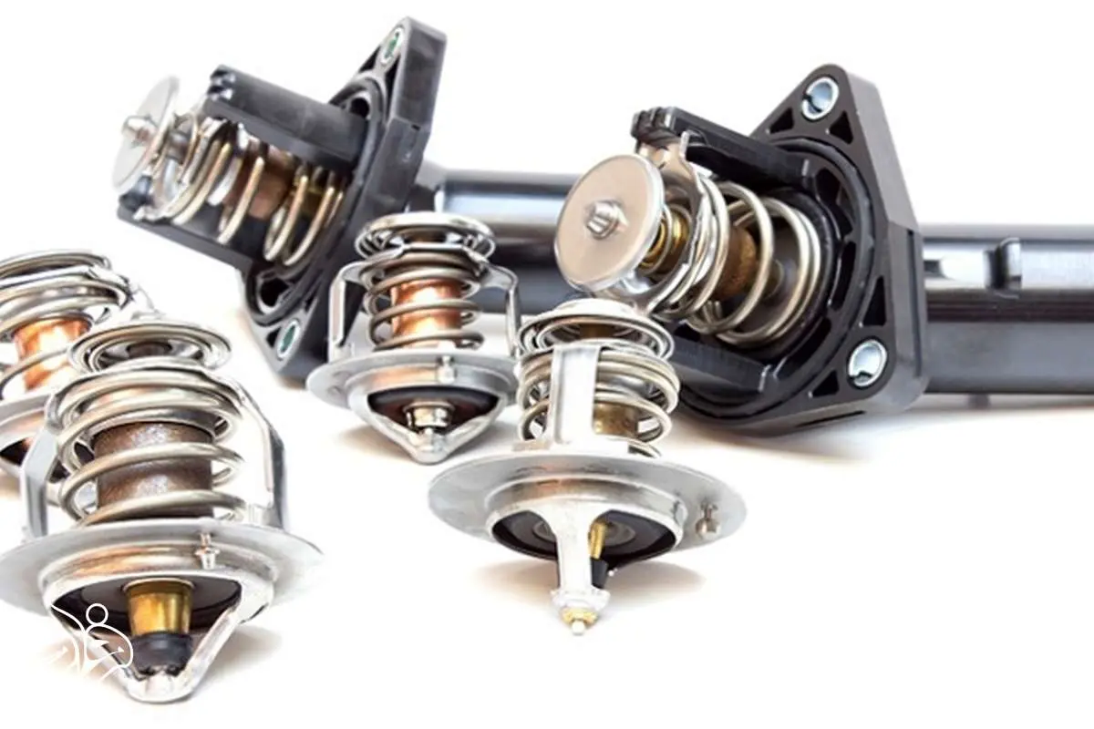 خراب شدن ترموستات چه بلایی بر سر موتور خودرو می‌آورد؟