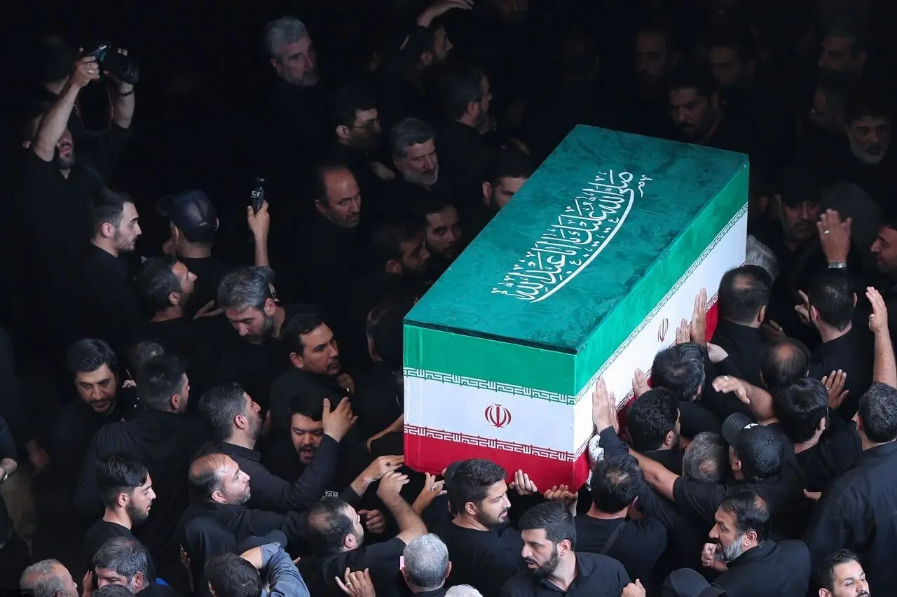 ویدئو؛ پیکر رهبر شهید به قم رسید