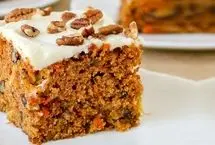 طرز تهیه کیک هویج و خرما با کرم دارچینی 