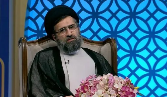 انتقاد کارشناس صدا وسیما از شورای نگهبان: چه نیازی به هتل ۱۵ طبقه در مشهد دارید؟!