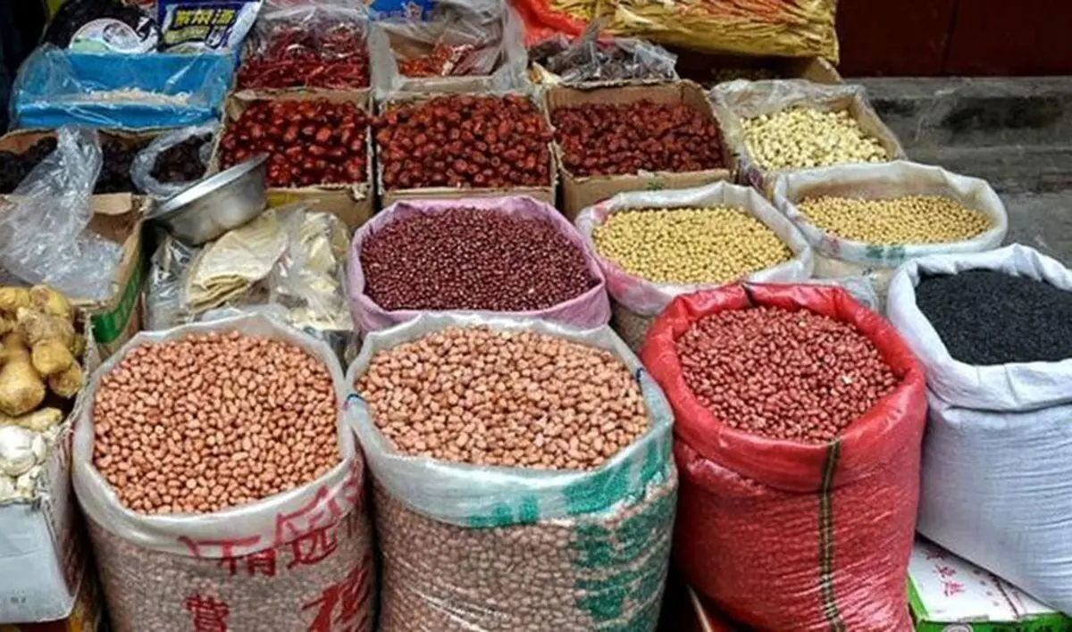 اختلاف قیمت ۲۰۰ هزار تومانی لوبیا چیتی در بازار و فروشگاه