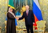 پوتین خانم رئیس‌جمهور را از یک موقعیت ناخوشایند نجات داد