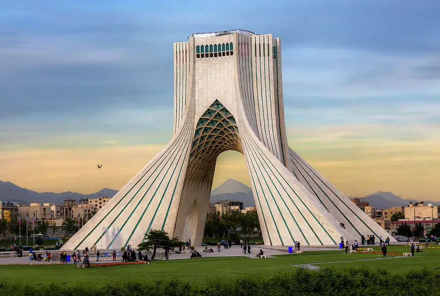 هیچ کس خانه خود را آتش نمی‌زند!