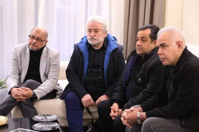 دیدار هنرمندان با دختر و داماد هادی مرزبان
