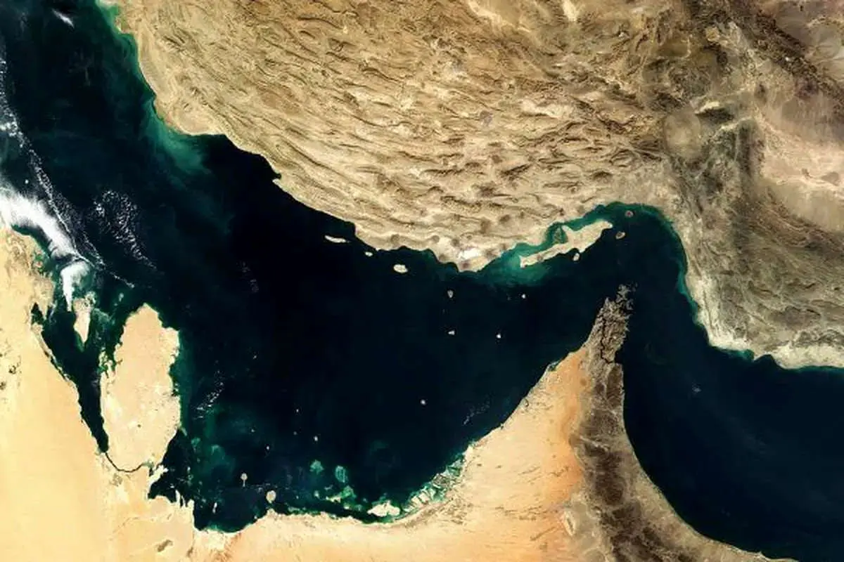 تصویر؛ نام خلیج فارس در گذرنامه بنیانگذار امارات