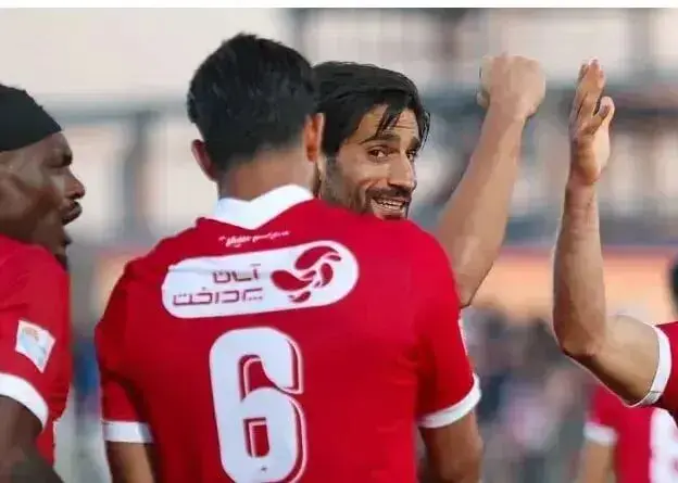 مذاکره سپاهان برای تور انداختن ستاره پرسپولیس