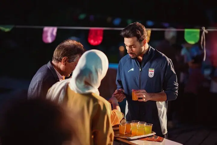 ببینید؛ حضور شجاع خلیل‌زاده و علیرضا بیرانوند در پویش «مهمونی ده کیلومتری غدیر» 
