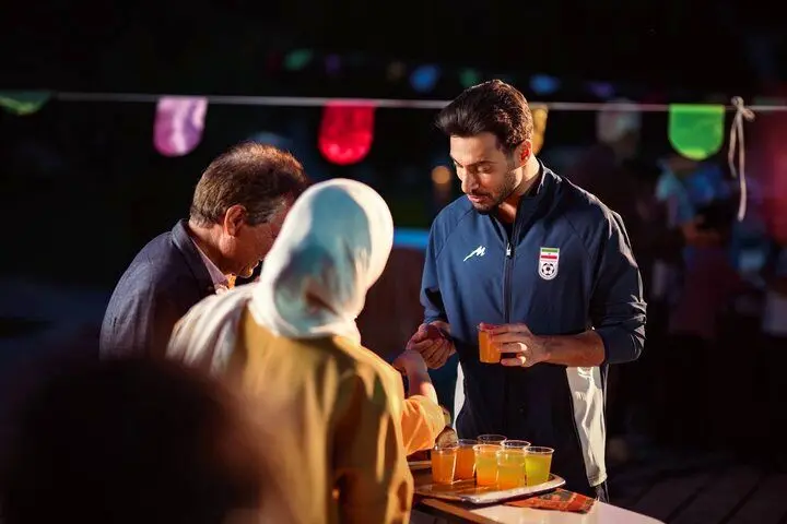 ببینید؛ حضور شجاع خلیل‌زاده و علیرضا بیرانوند در پویش «مهمونی ده کیلومتری غدیر» 