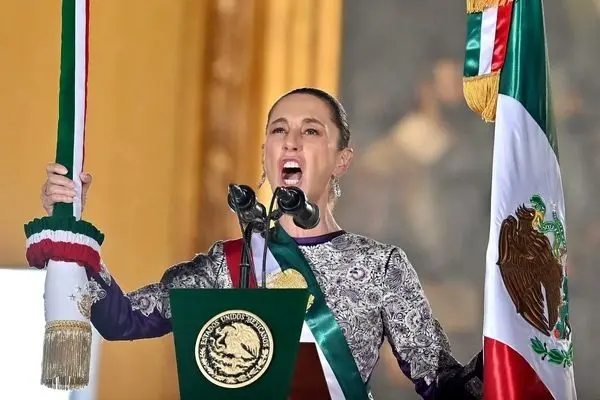 ببینید؛ کلودیا شینباوم، نخستین زن در تاریخ مکزیک که فریاد استقلال را رهبری کرد