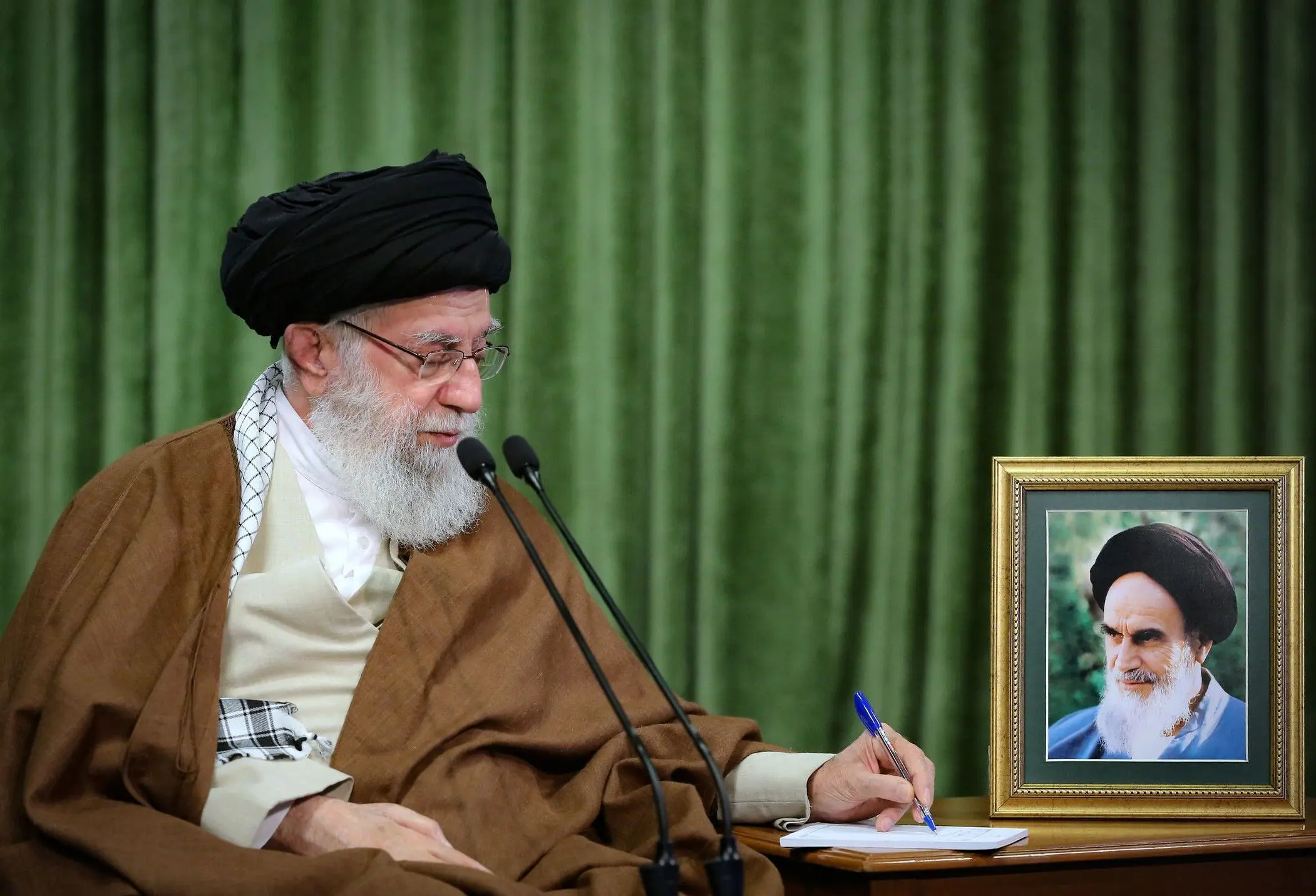پیام تسلیت رهبر انقلاب در پی درگذشت مرحوم آیت‌الله شفیعی
