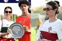 تصاویر؛ جورجینا رودریگز در کنار رونالدوی جوان پس از قهرمانی پرتغال