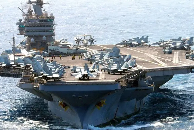 ناو هواپیمابر چگونه از خود دفاع می‌کند؟