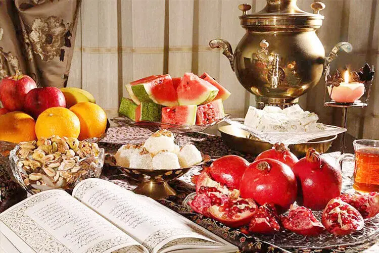 متن و پیام‌های رسمی برای تبریک شب یلدا 1404