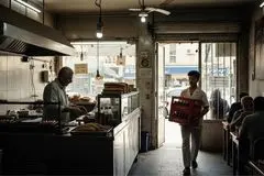 مقایسه قدرت خرید ساندویچ؛ بلایی که سر قیمت همبرگر فیلم اعتراض آمد