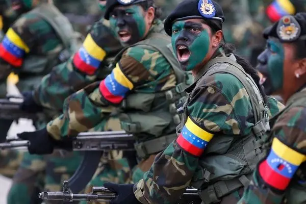 تمرینات مشترک ارتش، پلیس و مردم ونزوئلا در واکنش به تهدیدات آمریکا