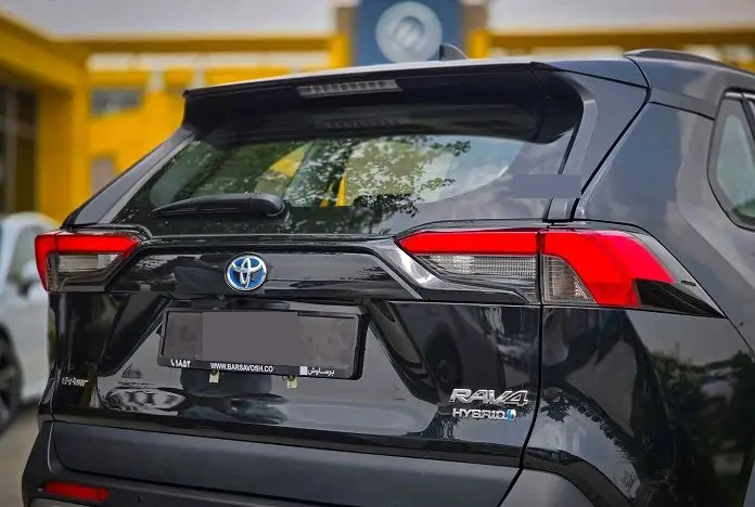 تویوتا راوفور هیبریدی؛ شاسی‌بلند جذاب ژاپنی با چه آپشن‌هایی عرضه می‌شود؟