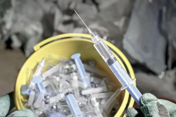 تصاویر؛ رد عفونت بر آسفالت شهر