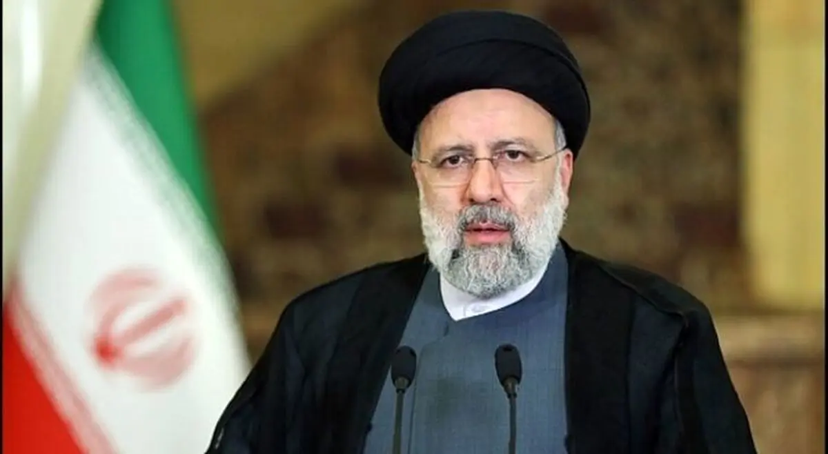 نصب سردیس شهید رئیسی در یکی از میدان‌های تهران 