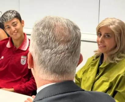 تصاویر؛ دیدار ۲ عضو تیم‌ملی با وزیر استرالیایی بعد از پناهندگی